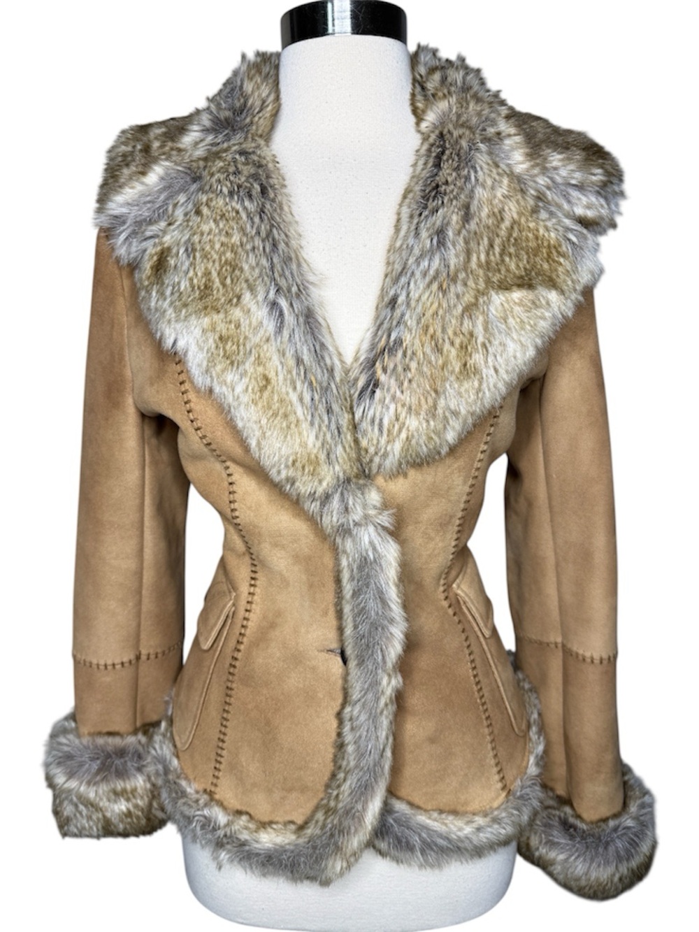 Beautiful suede fitted jacket in tan
